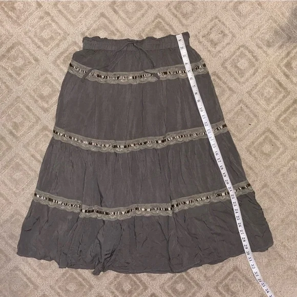 Cider Lace Stitch Tiered Midi Skirt in Olive - Picture 5 of 11